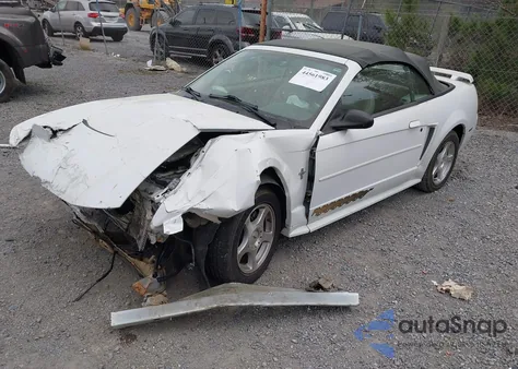2003 Ford Mustang z USA, uszkodzony, nr VIN 1FAFP44433F411121